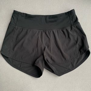 Black lululemon running short
